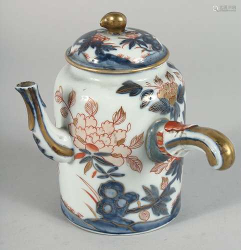 AN 18TH CENTURY JAPANESE EDO PERIOD IMARI PORCELAIN LIDDED C...