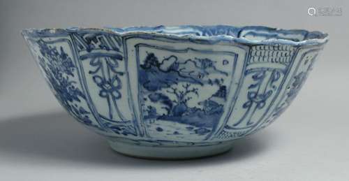 A LARGE CHINESE MING DYNASTY KRAAK WARE PORCELAIN BOWL, the ...