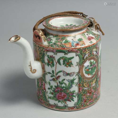 A CHINESE CANTON FAMILLE ROSE PORCELAIN TEAPOT, 13cm high.