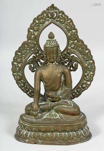 AN 18TH/19TH CENTURY TIBETAN OR NEPALESE BUDDHA, the reverse...