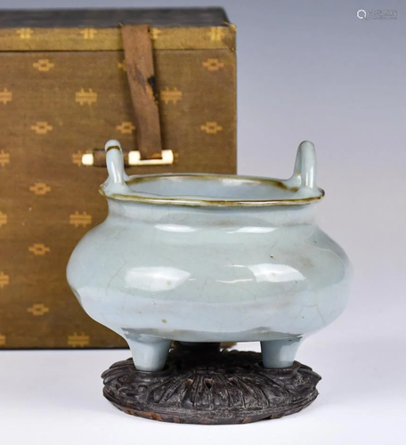 A Blue-Glazed Incense Burner w/Stand and Box