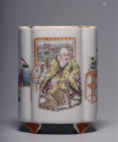 A Chinese Famille-Rose Glazed Porcelain Brush Pot