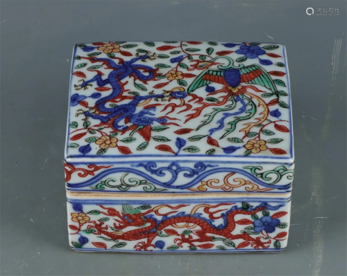 A Chinese Wu-Cai Glazed Porcelain Square Box with Lid