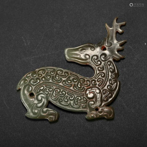 A GREEN JADE 'DEER' PENDANT