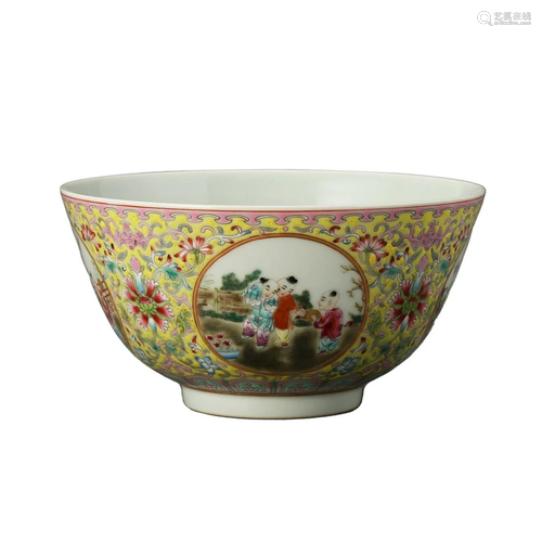 A FAMILLE-ROSE FLORAL BOWL