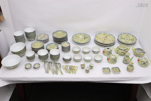 Large lot of Chinese famille rose dinner service