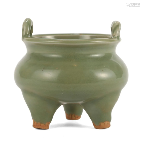 A LONGQUAN CELADON INCENSE BURNER