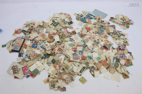 Lot of unsorted stamps