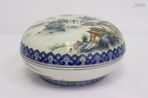 Chinese famille rose porcelain covered box