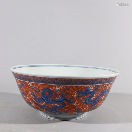 CHINESE BLUE-AND-WHITE AND IRON-RED BOWL DEPICTING 'DRA...