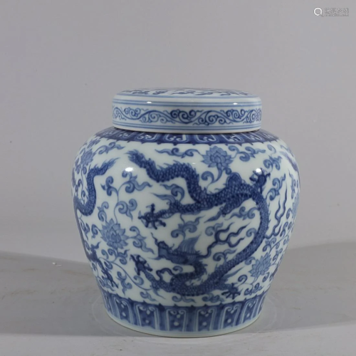 CHINESE BLUE-AND-WHITE COVERED JAR DEPICTING 'DRAGON&#x...
