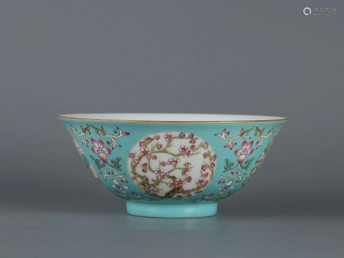 CHINESE TURQUOISE-GROUND FAMILLE-ROSE BOWL DEPICTING 'F...