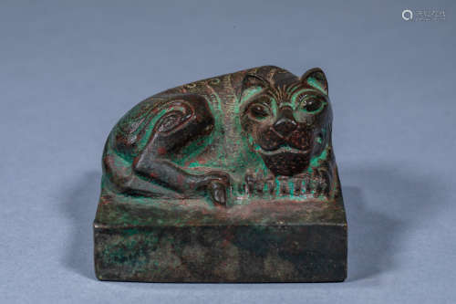 Ancient Chinese bronze tiger seal