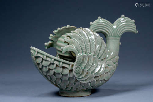 Ancient Chinese shadow herring-shaped wine vessel