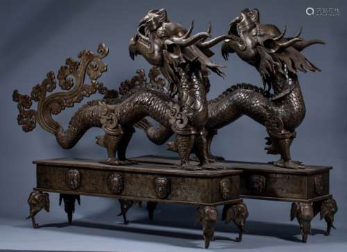 A pair of ancient Chinese Tenglong iron smokers