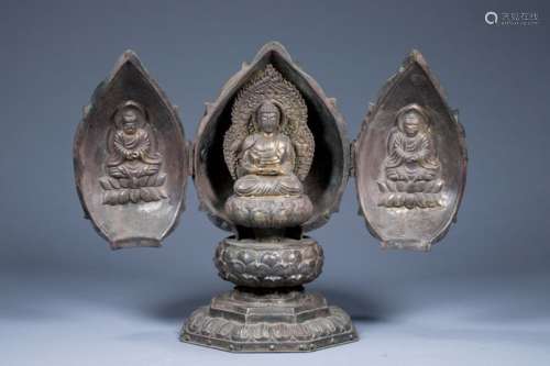 Ancient Chinese Anemone Buddha Statue