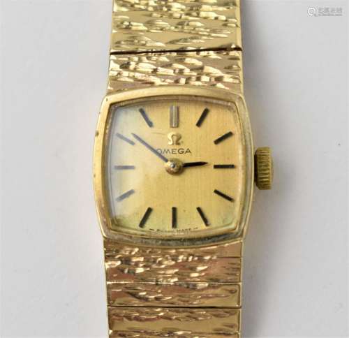 An Omega manual wind ladies 9ct gold wristwatch, circa 1969,...