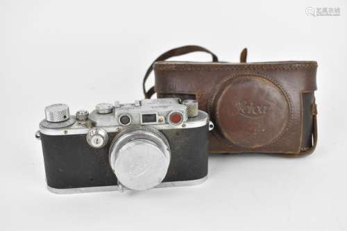 A vintage Leica DRP Ernst Leitz Wetzlar camera with Summar F...