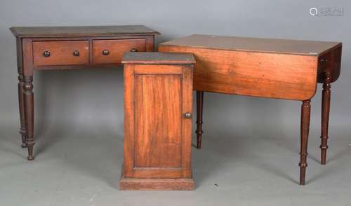 A Victorian mahogany Pembroke table