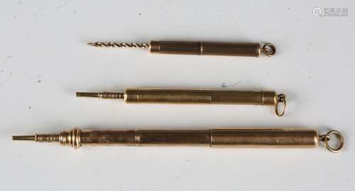 A gold cased propelling pencil