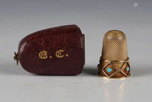 A Victorian gold thimble