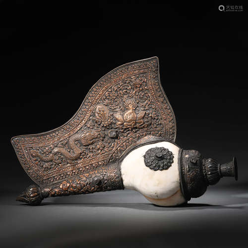 清中期 铜雕龙纹法螺