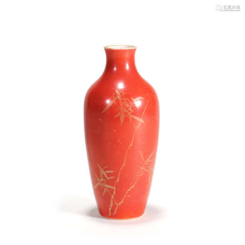 清光绪 珊瑚红釉留竹节纹瓶