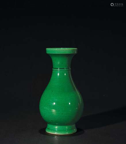 清乾隆 绿釉盘口瓶