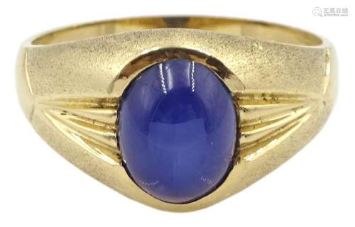 14ct gold single stone star sapphire ring