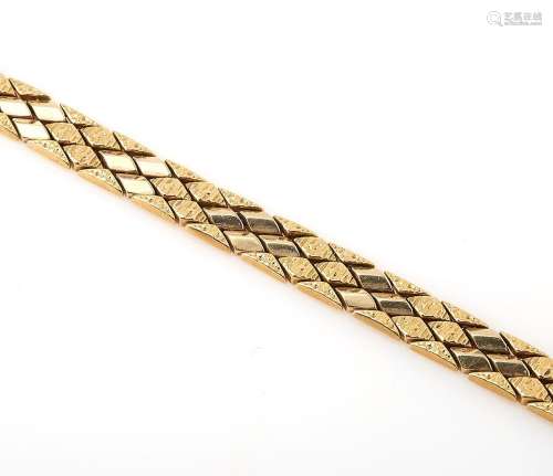 Bracelet ruban en or jaune 18k(750/°°), à plaquettes losangé...