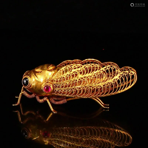 Vivid Chinese Gold Wire Inlay Gems Cicada Statue