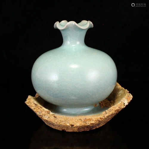 Chinese Song Dynasty Ru Kiln Porcelain Vase