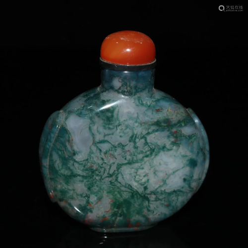 Chinese Shuicao Agate Snuff Bottle