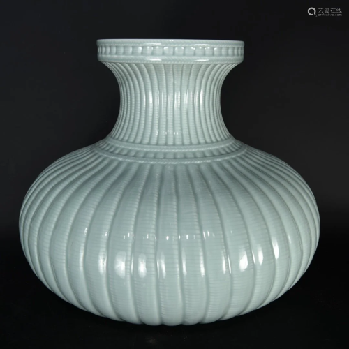 Chinese Douqing Glaze Porcelain Vase
