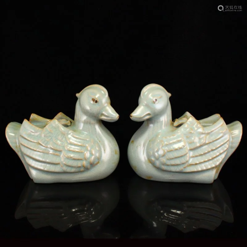 A Pair Chinese Ru Kiln Porcelain Ducks Statue
