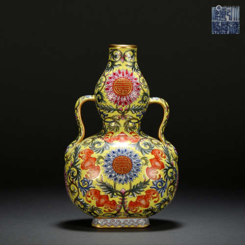 Qing dynasty enamel gourd vase