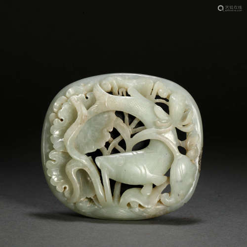 Yuan Hetian jade, fish and algae pattern