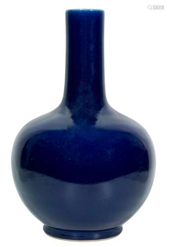 民國 霽藍釉天球瓶