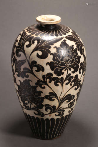 Incised Cizhou Kiln Meiping Vase