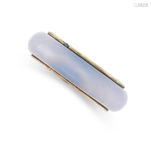 A VINTAGE BLUE CHALCEDONY RING in 9ct yellow gold, comprisin...