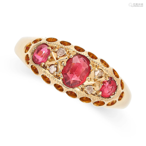 AN ANTIQUE RUBY AND DIAMOND RING in 18ct yellow gold, set wi...