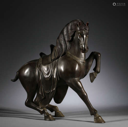 清代，銅製馬立像