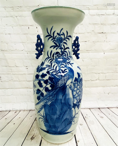 19C Chinese Blue & White Rouleau Urn w/ Bird