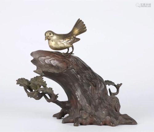 A Bronze BIRD STATUE ORNAMENT.