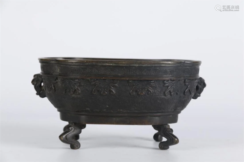 A FOUR-FOOTED Bronze CENSER WITH DOUBLE EARS.