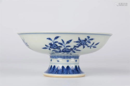 A BLUE-AND-WHITE PORCELAIN PLATE, TALL HOLDER.