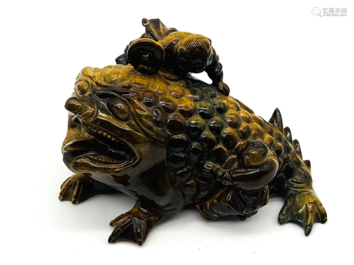 Fine Chinese Carved Tiger Eye Shou Shan Money Toad