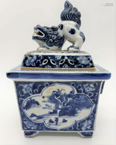 Antique Chinese Blue & White Covered Porcelain Box