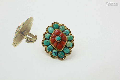 A Floral Ring with Gold, Turquoise and Coral Stones
