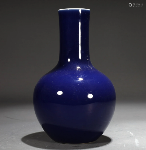 A Sacrificial Blue-Glazed Vault-Of-Heaven-Shaped Vase